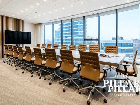комерційна за адресою Болсуновська вул. (Сергія Струтинського), 13