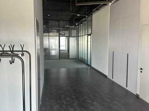 комерційна за адресою Товарна вул., 1