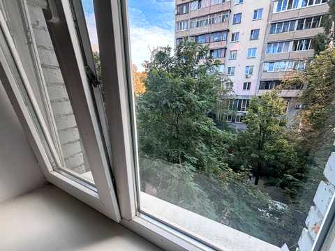 квартира за адресою Кирило-Мефодіївська вул., 7