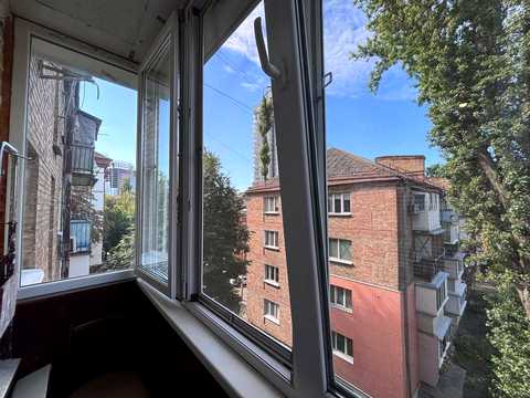 квартира за адресою Кирило-Мефодіївська вул., 7