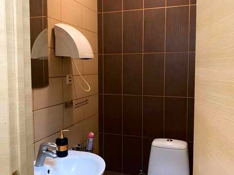 комерційна за адресою Дніпро, Королеви Єлизавети ІІ вул. (Глинки), 2