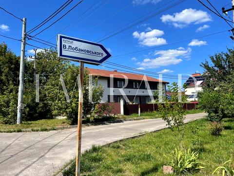 комерційна за адресою Садова, 65
