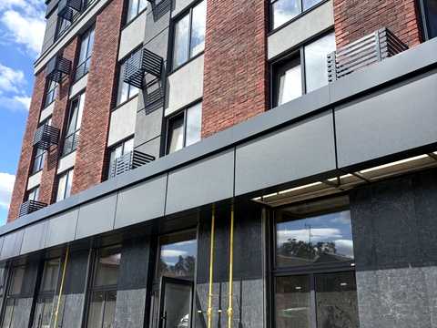комерційна за адресою Соборна вул., 41