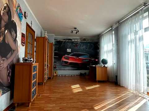дом по адресу Різдвяна