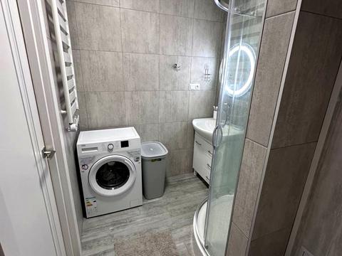 квартира за адресою Героїв 128-ї Бригади вул. (8 Березня), 37