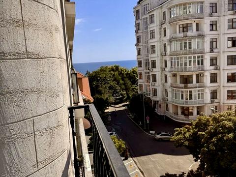 квартира по адресу Вице-адмирала Азарова ул. (Вице-адмирала Азарова), 8а