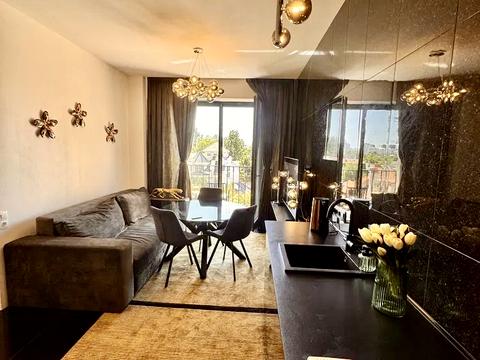 квартира по адресу Вице-адмирала Азарова ул. (Вице-адмирала Азарова), 8а