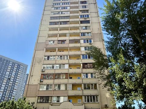 квартира за адресою Вишняківська вул., 1