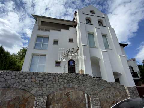 комерційна за адресою Редутна вул., 58