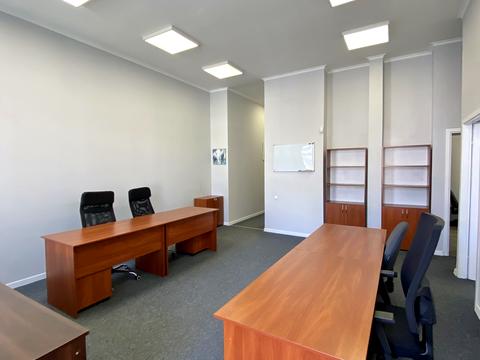 комерційна за адресою Еспланадна вул., 2