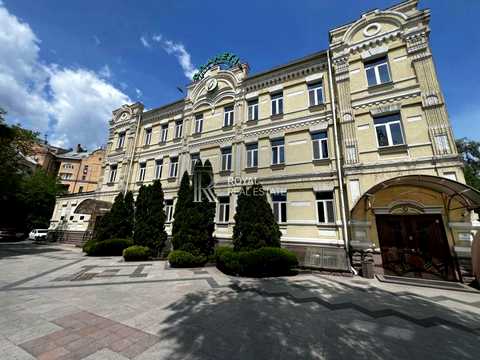 комерційна за адресою Костянтинівська вул., 68