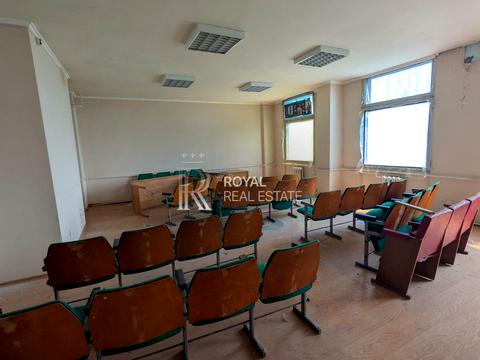 комерційна за адресою Межигірського Спаса вул., 6