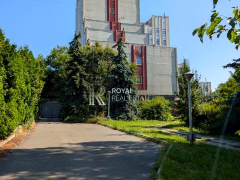 комерційна за адресою Межигірського Спаса вул., 6