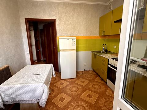 квартира за адресою Зодчих вул., 40
