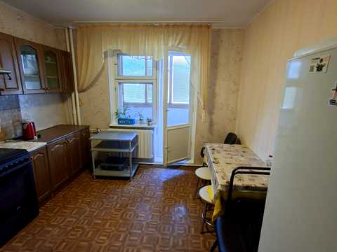 квартира за адресою Ревуцького вул., 42