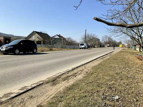 ділянка за адресою с. Горбова, Головна траса