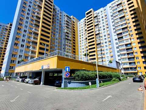 комерційна за адресою Михайлівська вул., 8
