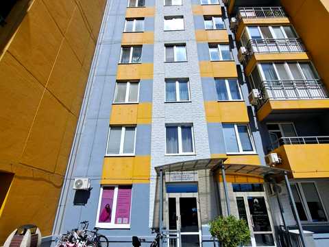 комерційна за адресою Михайлівська вул., 8