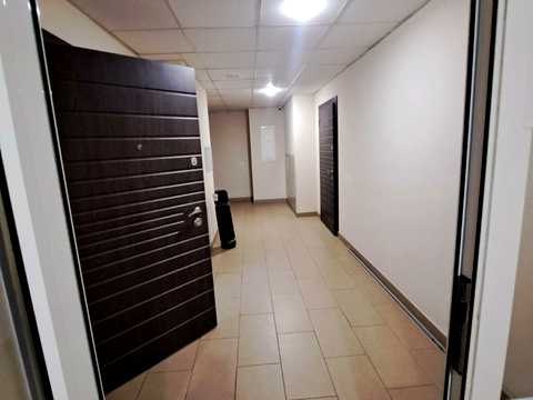 комерційна за адресою Михайлівська вул., 8