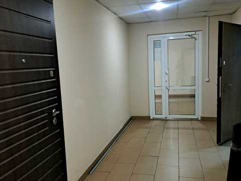 комерційна за адресою Михайлівська вул., 8
