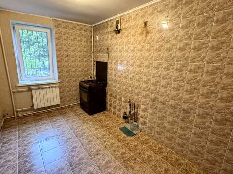 комерційна за адресою Автозаводська вул., 7