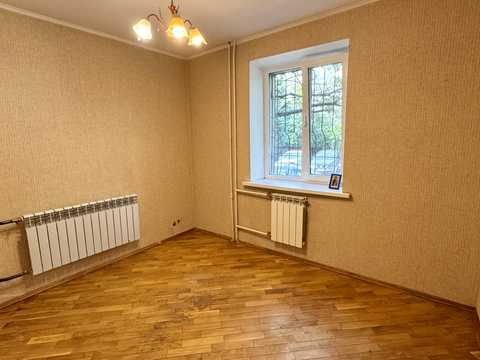 комерційна за адресою Автозаводська вул., 7