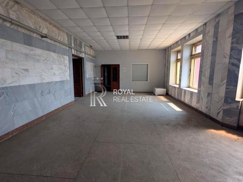 комерційна за адресою Межигірського Спаса вул., 6