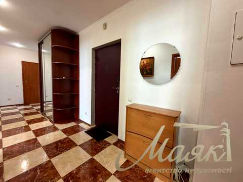 квартира за адресою Раїси Окіпної вул., 4