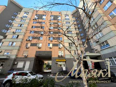 квартира за адресою Раїси Окіпної вул., 4