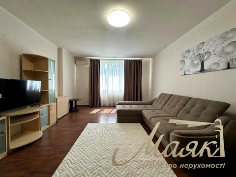 квартира за адресою Раїси Окіпної вул., 4