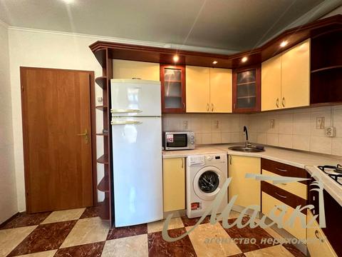 квартира за адресою Раїси Окіпної вул., 4