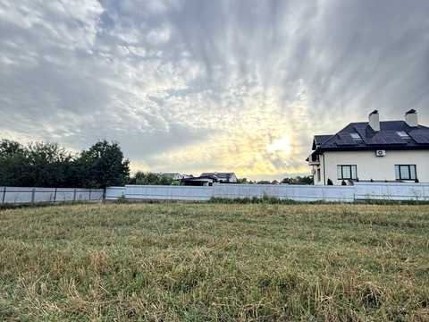 ділянка за адресою с. Бірки, Бічна Львівська