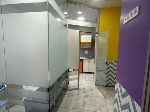 комерційна за адресою Західна вул., 6