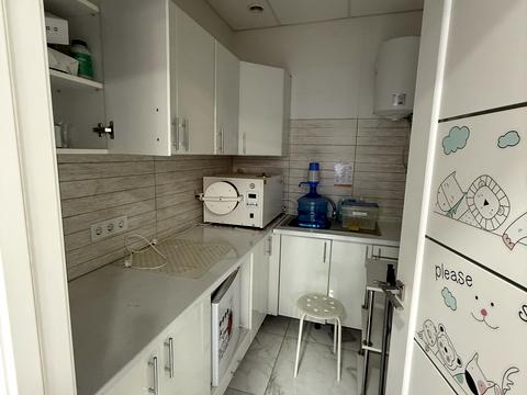 комерційна за адресою Західна вул., 6