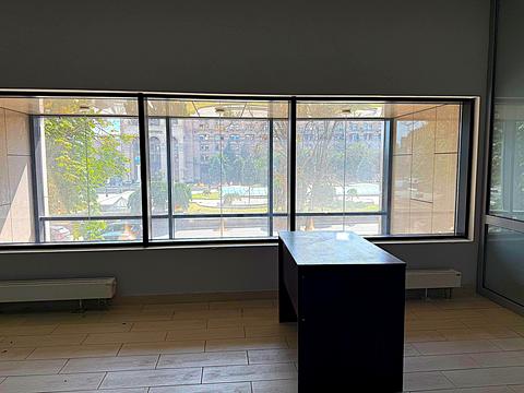 коммерческая по адресу майдан Незалежності пл., 2а