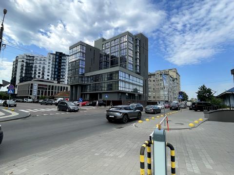 комерційна за адресою Надрічна вул., 1