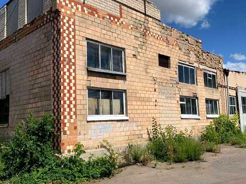 комерційна за адресою смт. Чорнобай, Кропивницького, 18
