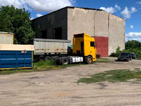 комерційна за адресою смт. Чорнобай, Кропивницького, 18