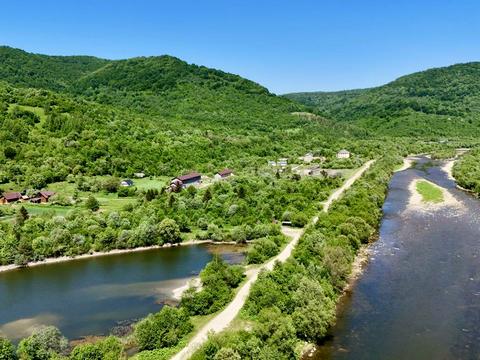 комерційна за адресою Лесі Українки вул., 30