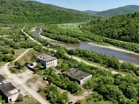 комерційна за адресою Лесі Українки вул., 30