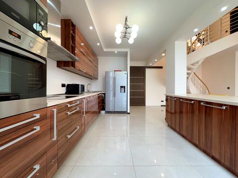 квартира за адресою Регенераторна вул., 4 к4