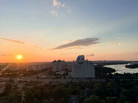 квартира за адресою Набережно-Рибальська вул., 27