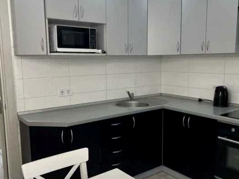 квартира за адресою Софії Русової вул., 7