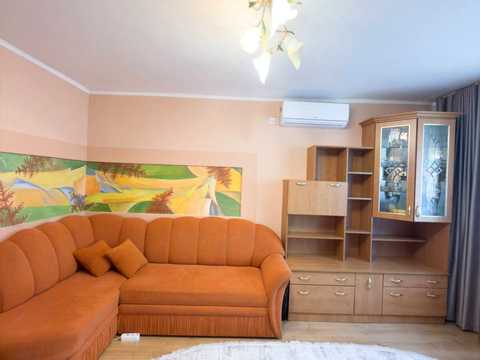 квартира за адресою Академіка Андрія Сахарова вул. (Суворова), 20