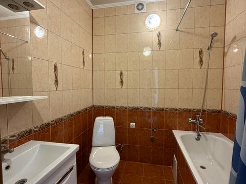квартира за адресою Володимира Стельмаха вул. (Курчатова), 1-Б