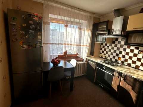 квартира за адресою Космонавтів вул., 40