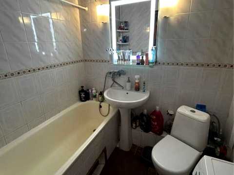 квартира за адресою Космонавтів вул., 40