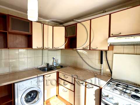 квартира за адресою Зодчих вул., 44