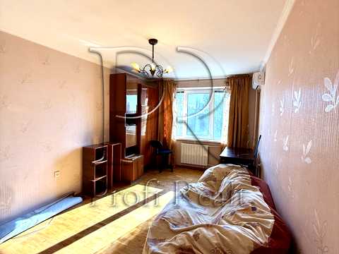 квартира за адресою Зодчих вул., 44