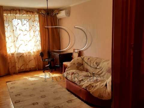 квартира за адресою Зодчих вул., 44